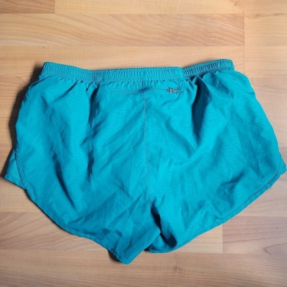 Nike Dry-Fit Green Running Lined Shorts Sz M Athletic Workout Gym Lightweight - Picture 4 of 8
